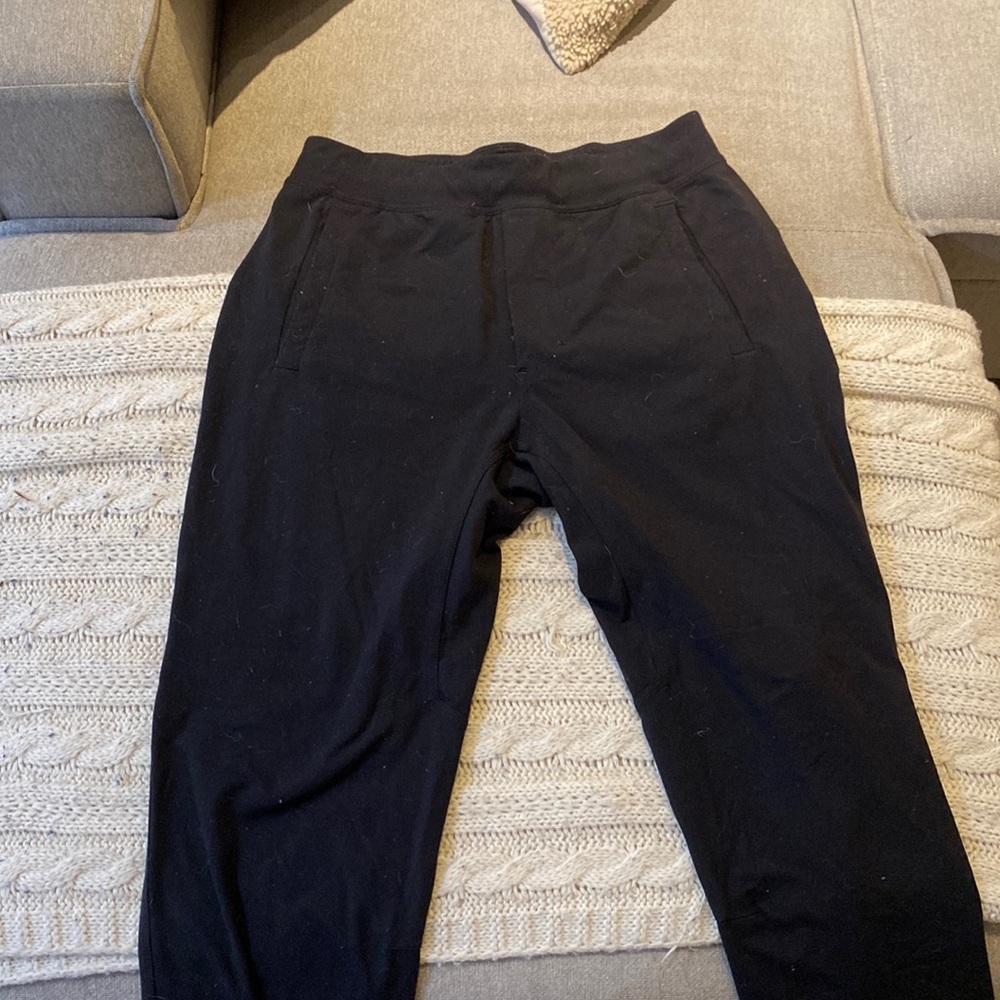 Black Lululemon joggers size L